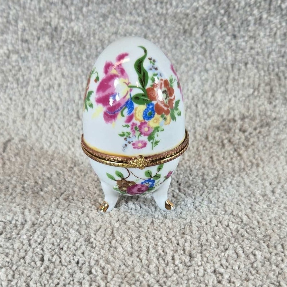 AKM Porcelain Trinket Box White Floral Egg Shaped Hinged Tripod Feet Small 3in